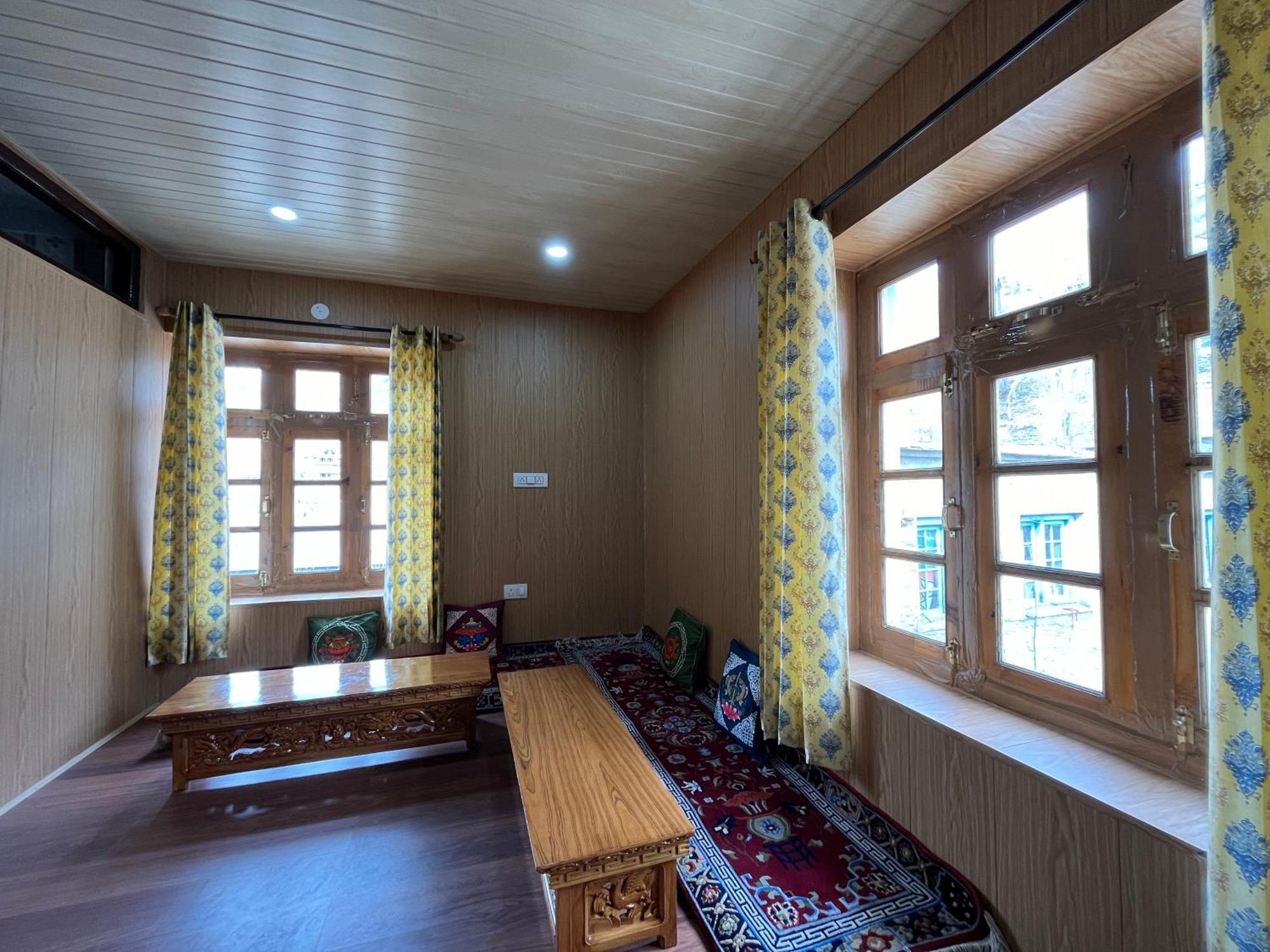 Snowflake Homestay Gondhla Eksteriør billede