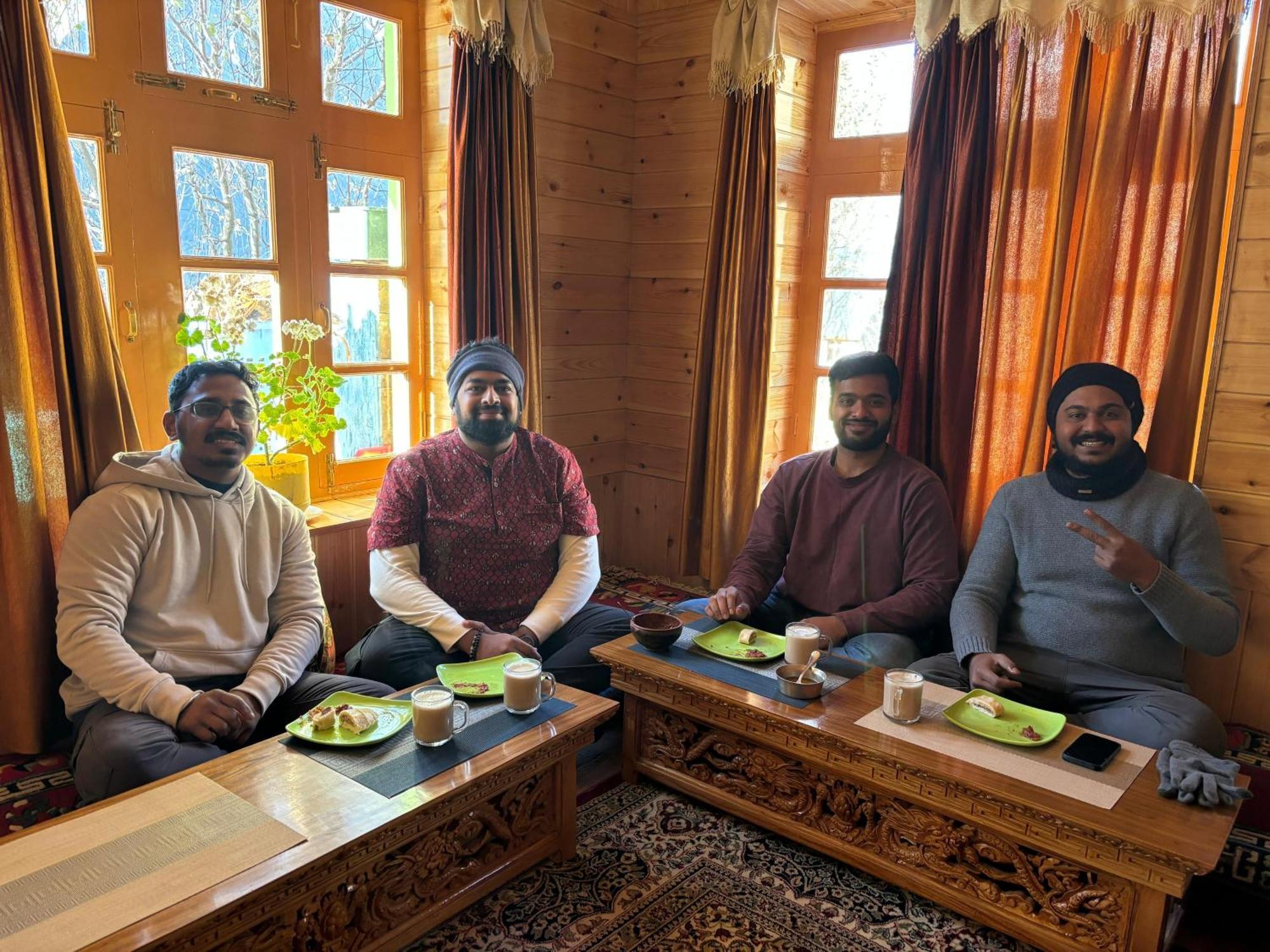 Snowflake Homestay Gondhla Eksteriør billede